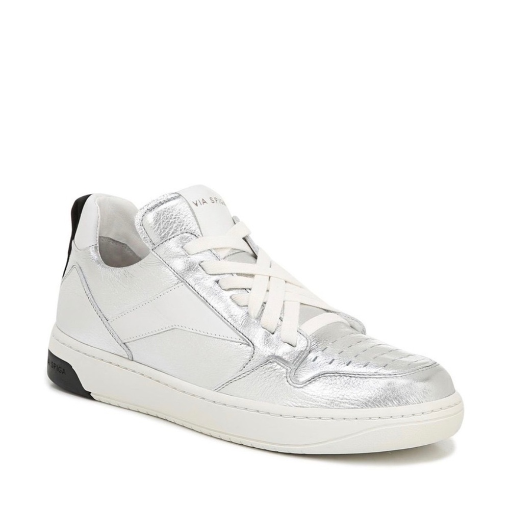 ✨NIB✨ VIA SPIAGA Lowrie Metallic Leather Sneaker in Silver White Sz 7M